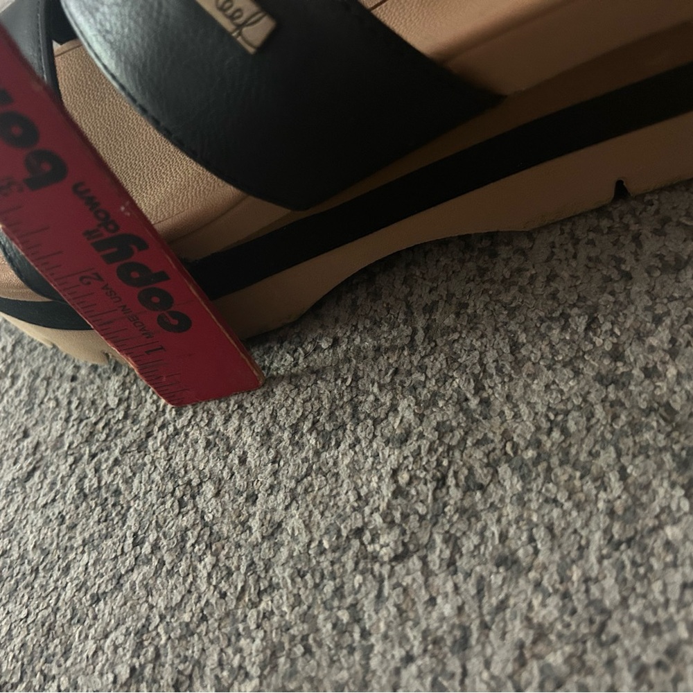 Reef EUC Black and Tan Slide horizon Sandals - Picture 6 of 7